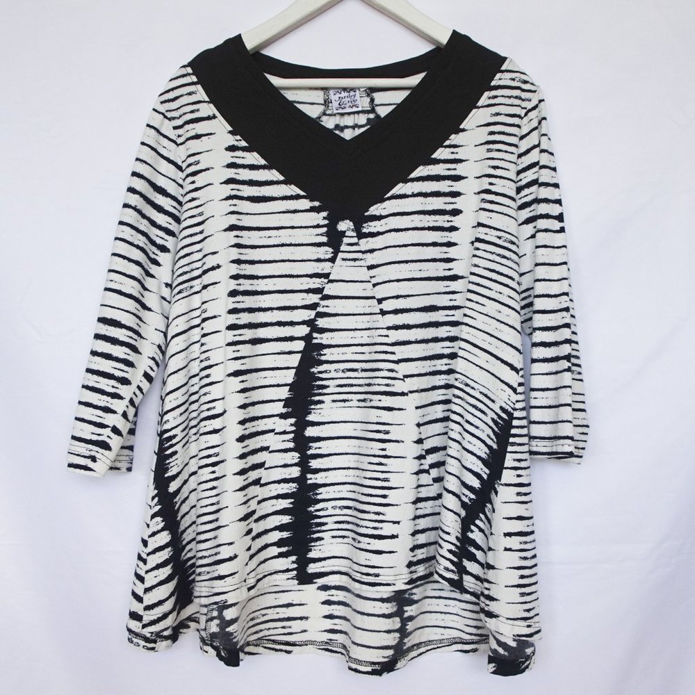 Parsley & Sage White Tie Dye Oversized 3/4 Sleeve Top